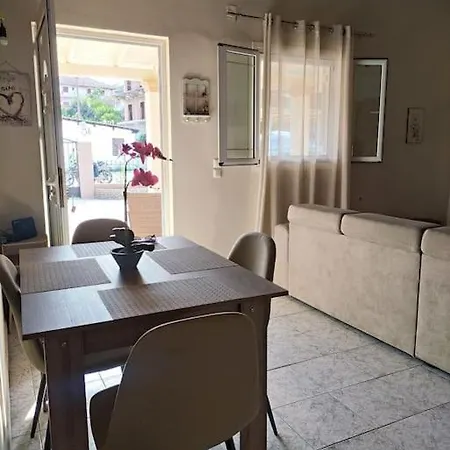 Apartment Bella Casa Petriti (Corfu)